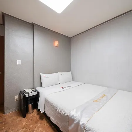 Eden Motel